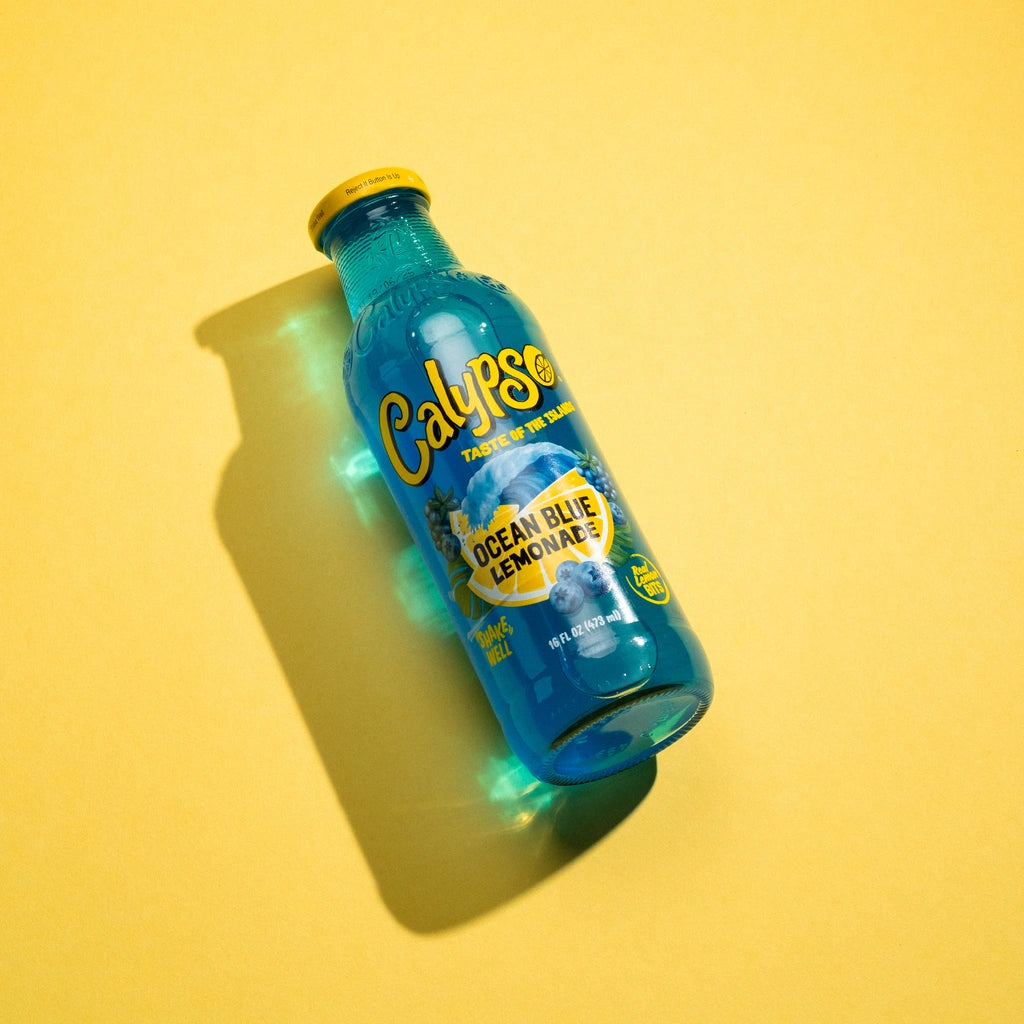 Tauche ein in die erfrischende Welt von Calypso Ocean Blue Lemonade: Genieße den Geschmack von süßer Zitrone mit einem Hauch von blauer Himbeere, der dir das Gefühl gibt, am Ozean zu sein. Perfekt für einen erfrischenden Genuss an sonnigen Tagen!